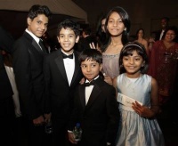 Algunos de los niños de "Slumdog Millionaire"